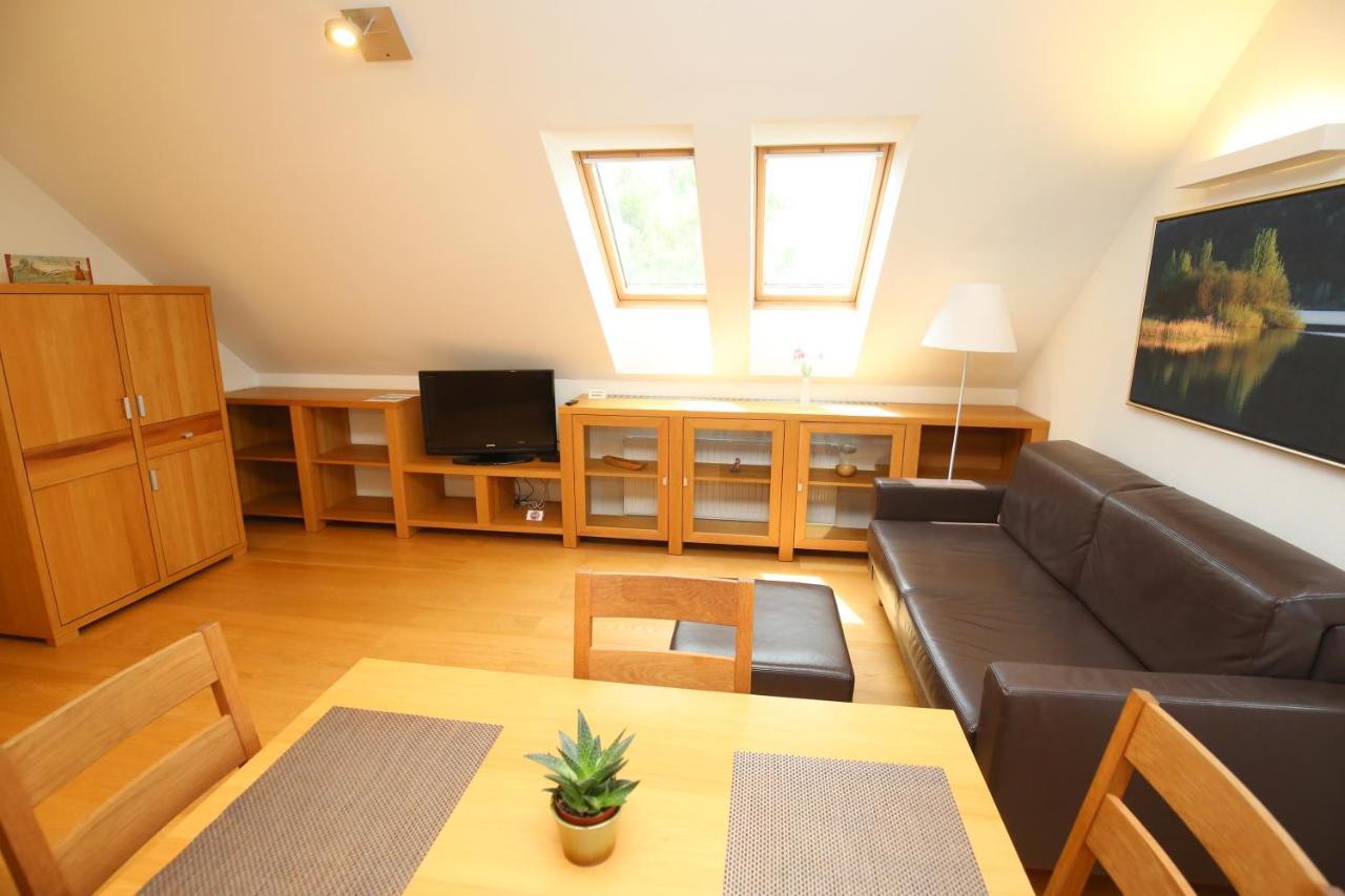 Apartments Vrdjan Cerknica Eksteriør billede